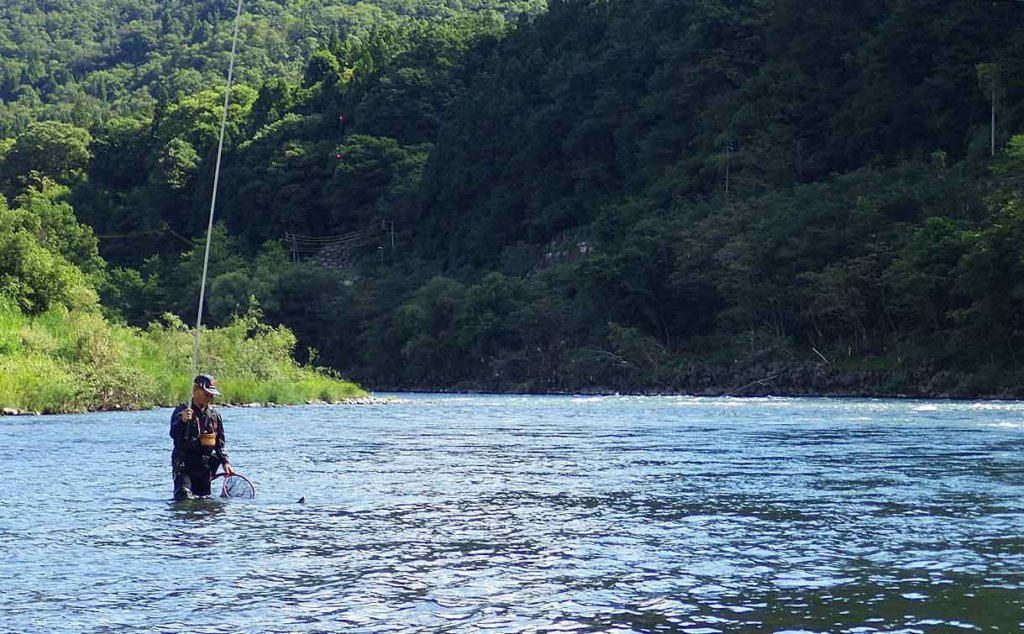犀川の釣りの風景