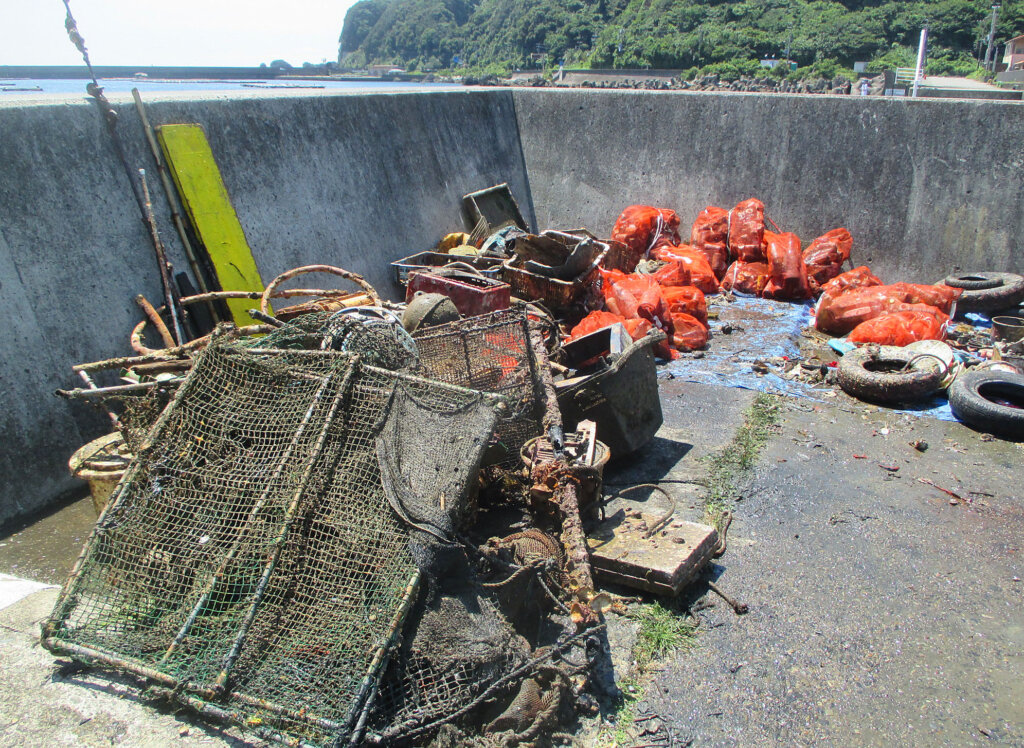 日釣振和歌山水中清掃の串本で回収したごみ