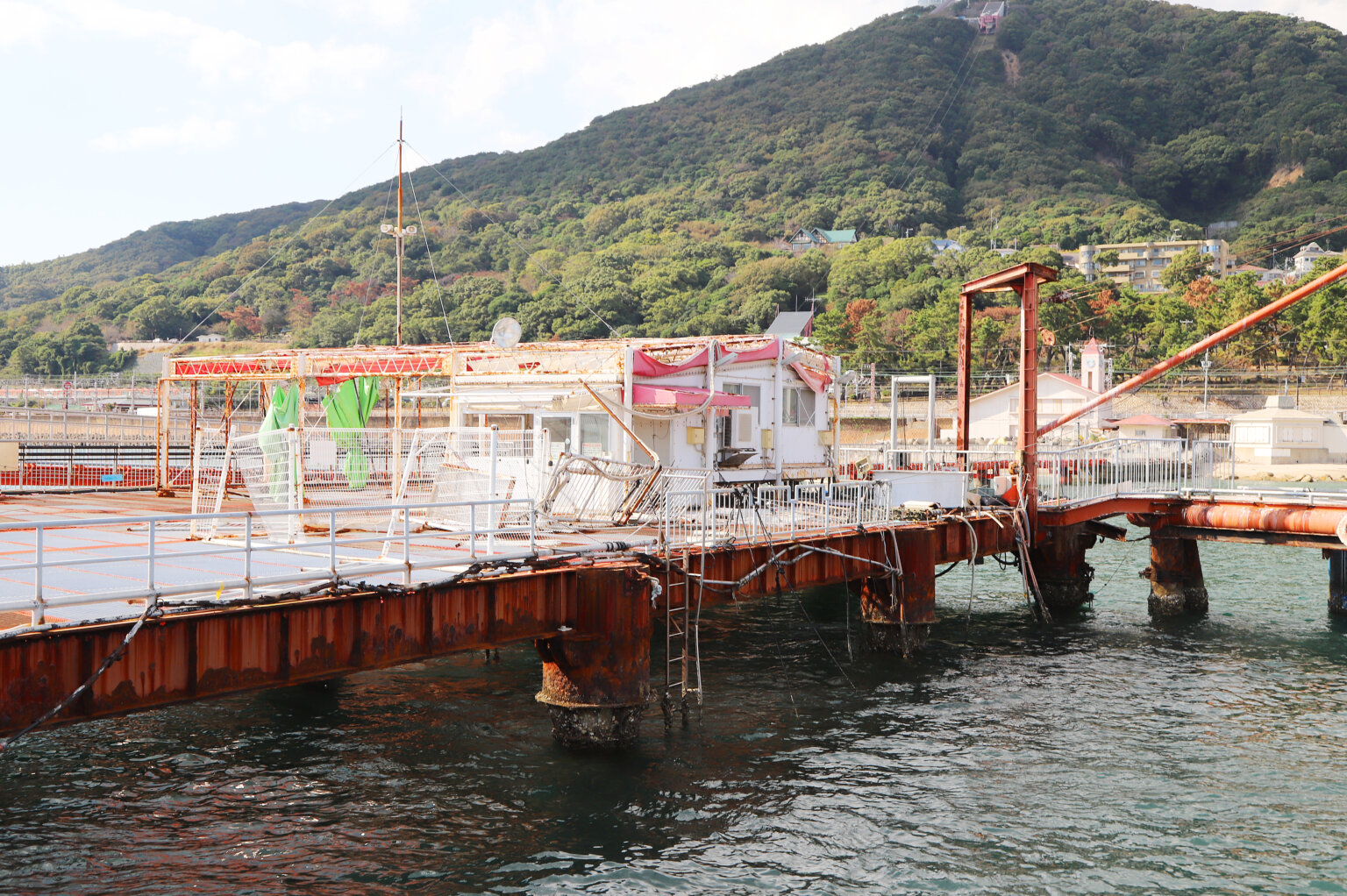 「神戸市立・須磨海づり公園の現状」復旧への見通しを神戸市に取材。再開の可能性は? 釣具新聞 釣具業界の業界紙 公式ニュースサイト