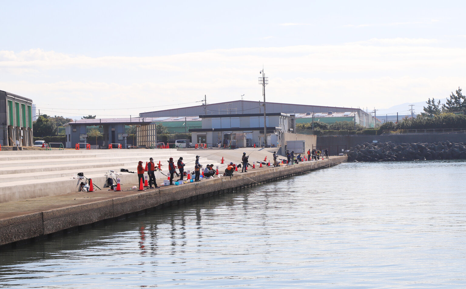 海釣り公園設置目指し「泉大津フェニックス海釣り体験イベント」開催【大阪府泉大津市】 | 釣具新聞 | 釣具業界の業界紙 | 公式ニュースサイト