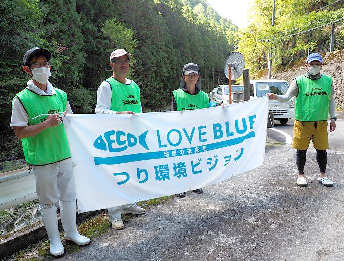 日釣振和歌山県支部で行われた放流事業の写真