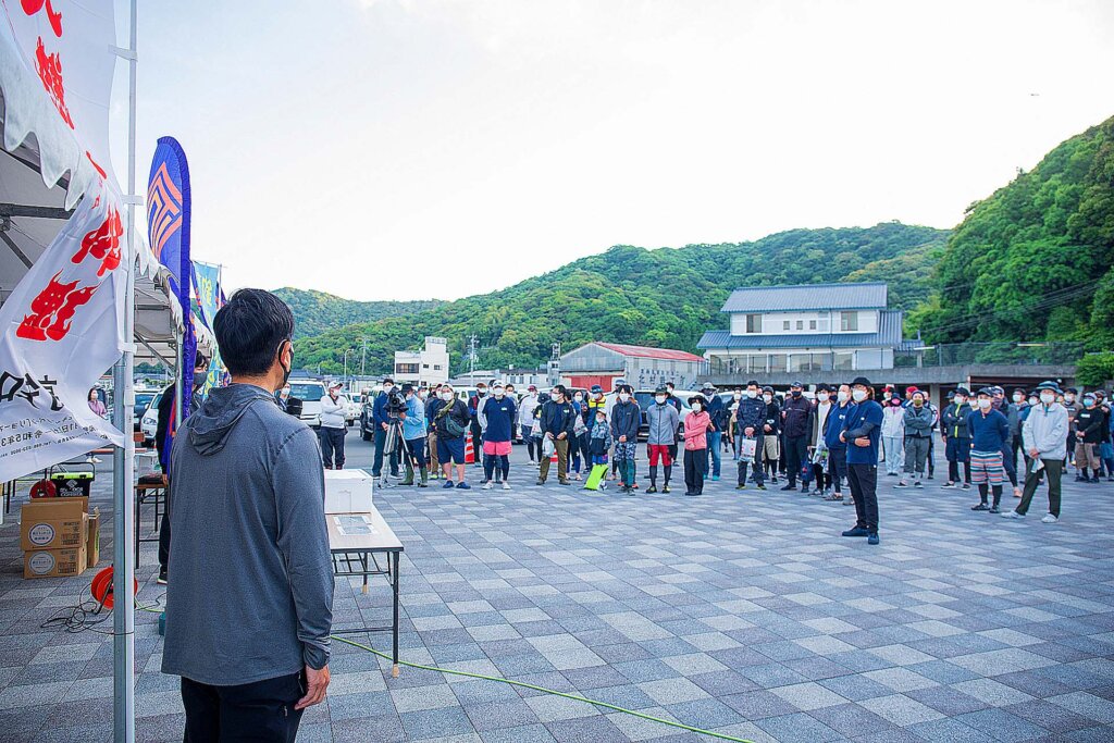 高知県知事杯釣り大会の開会式の様子