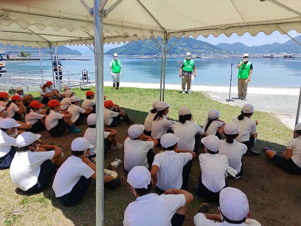 日本釣振興会広島県支部のマコガレイの稚魚活動の講義の様子