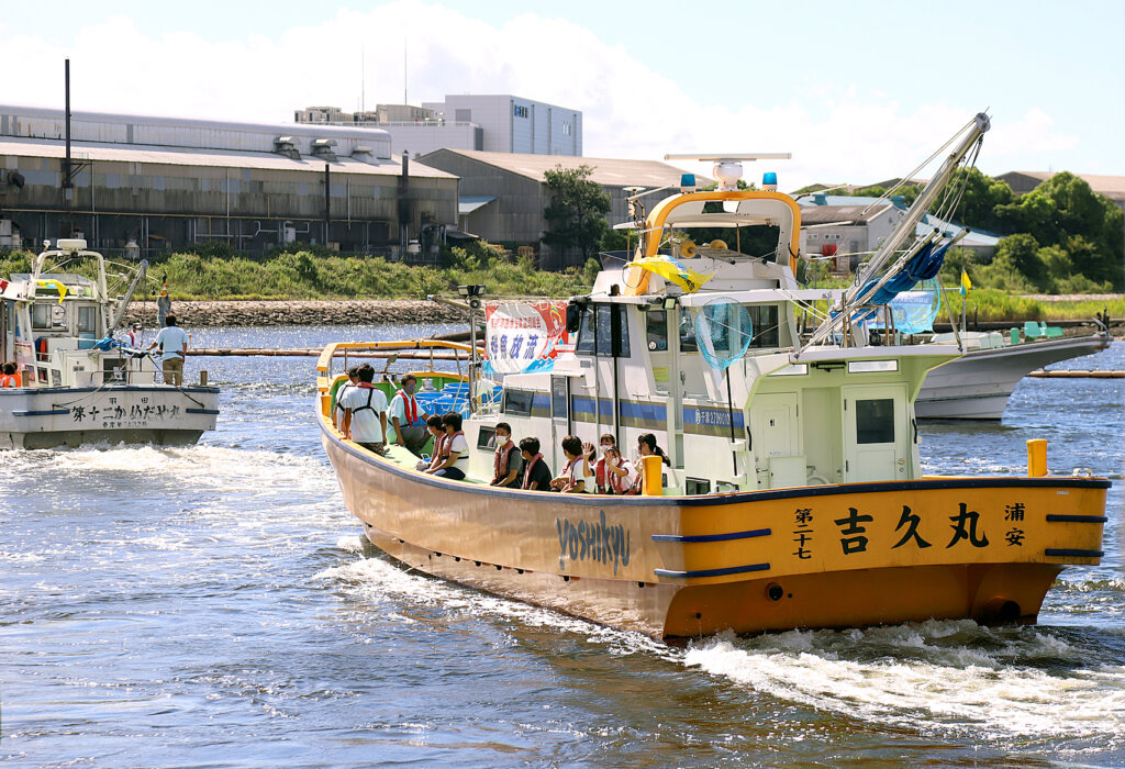 東京湾稚魚放流の移動の様子