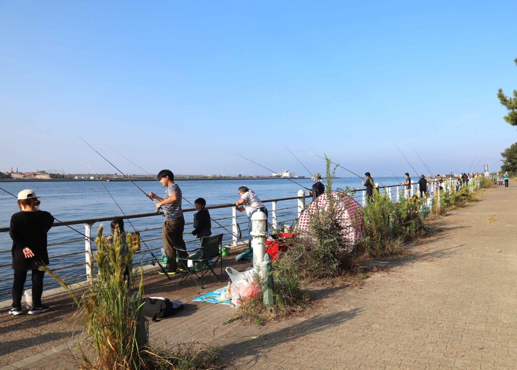 日本釣振興会大阪府支部の「ファミリー海釣り大会2022」の様子