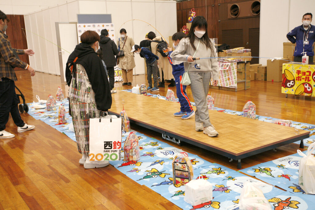 「西日本釣り博2023」の子供向けブースの様子