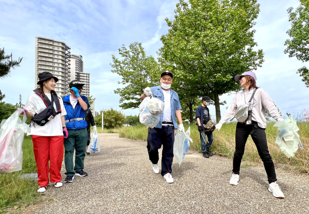日本全国爆釣プロジェクトの５月の清掃活動の様子