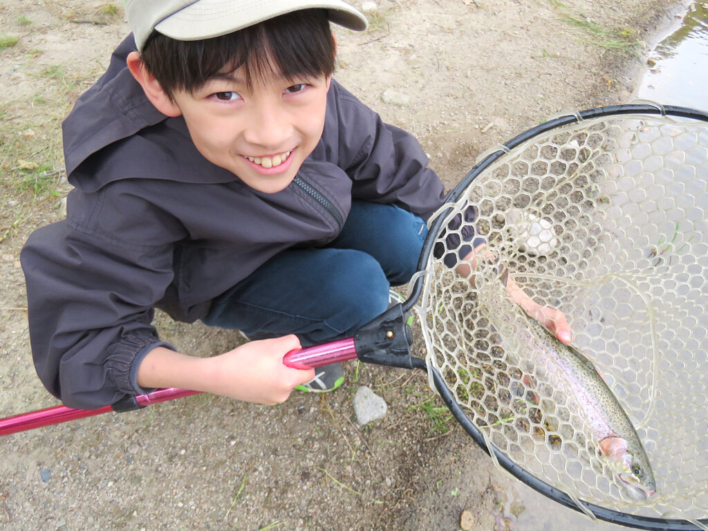 日本釣振興会新潟県支部のトラウトフィッシング教室の釣果