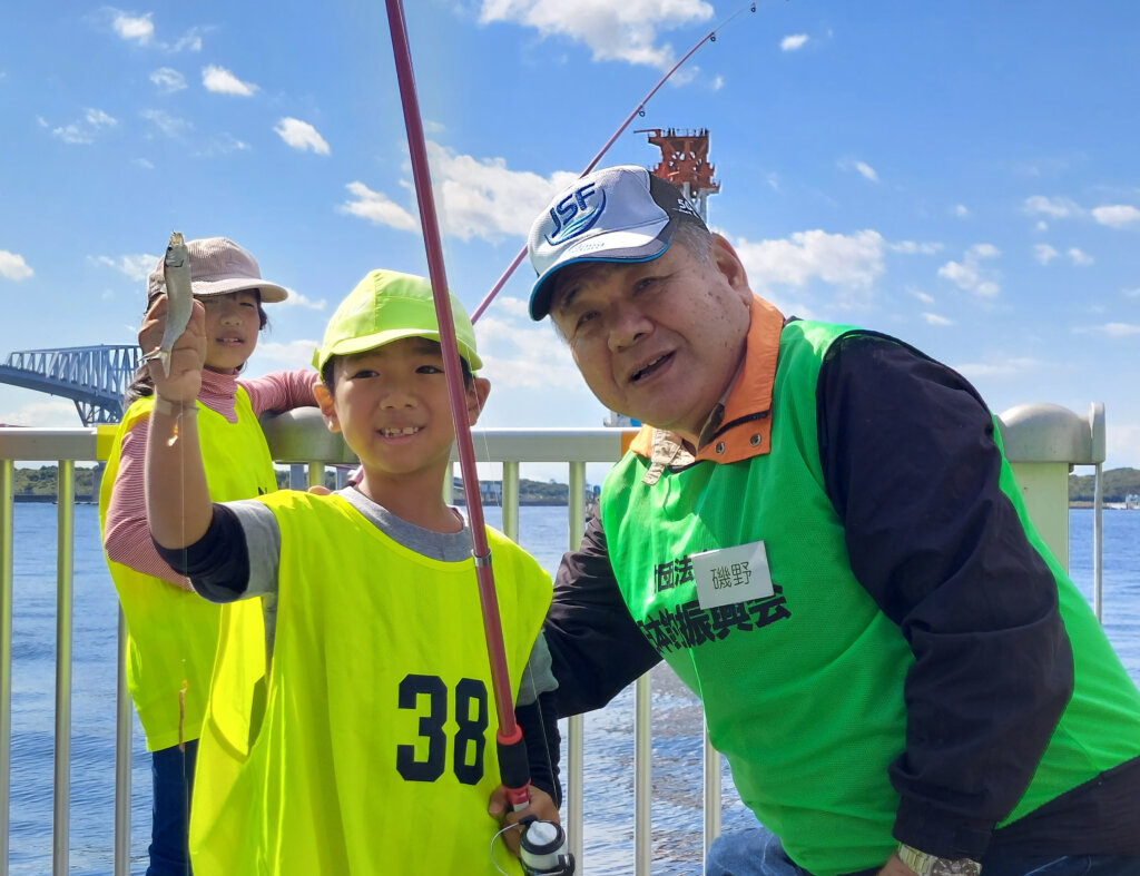 日本釣振興会東京都支部の初心者・ファミリー釣教室の様子