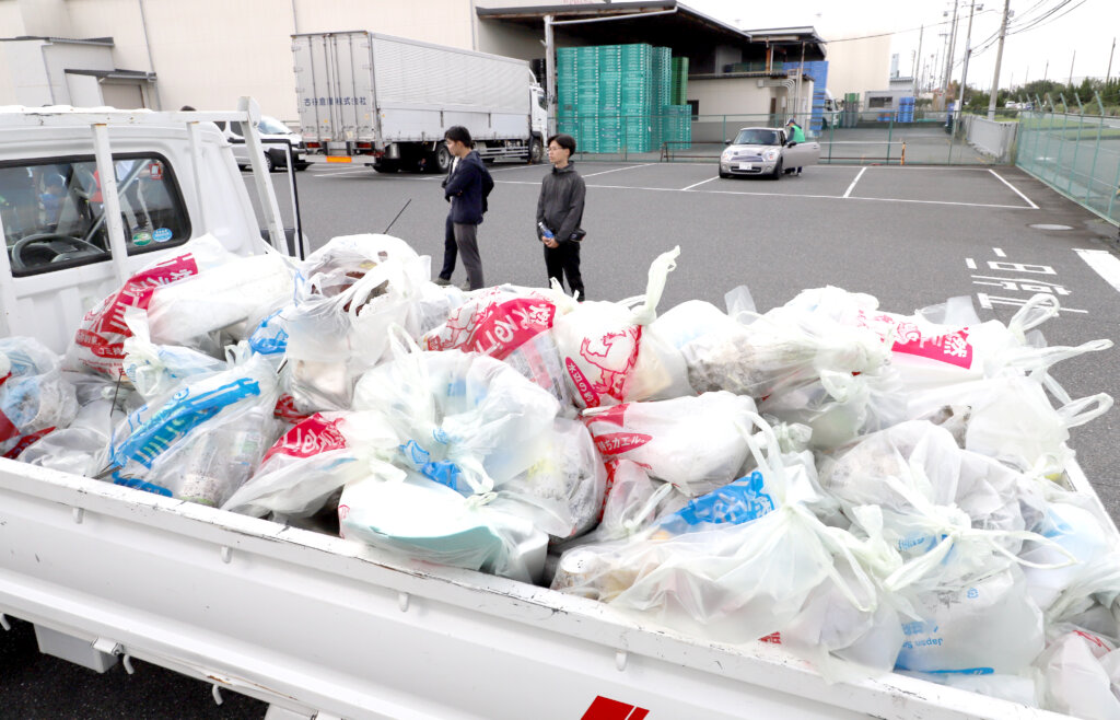 日本釣振興会大阪府支部の「水辺感謝の日」清掃で集められたゴミ