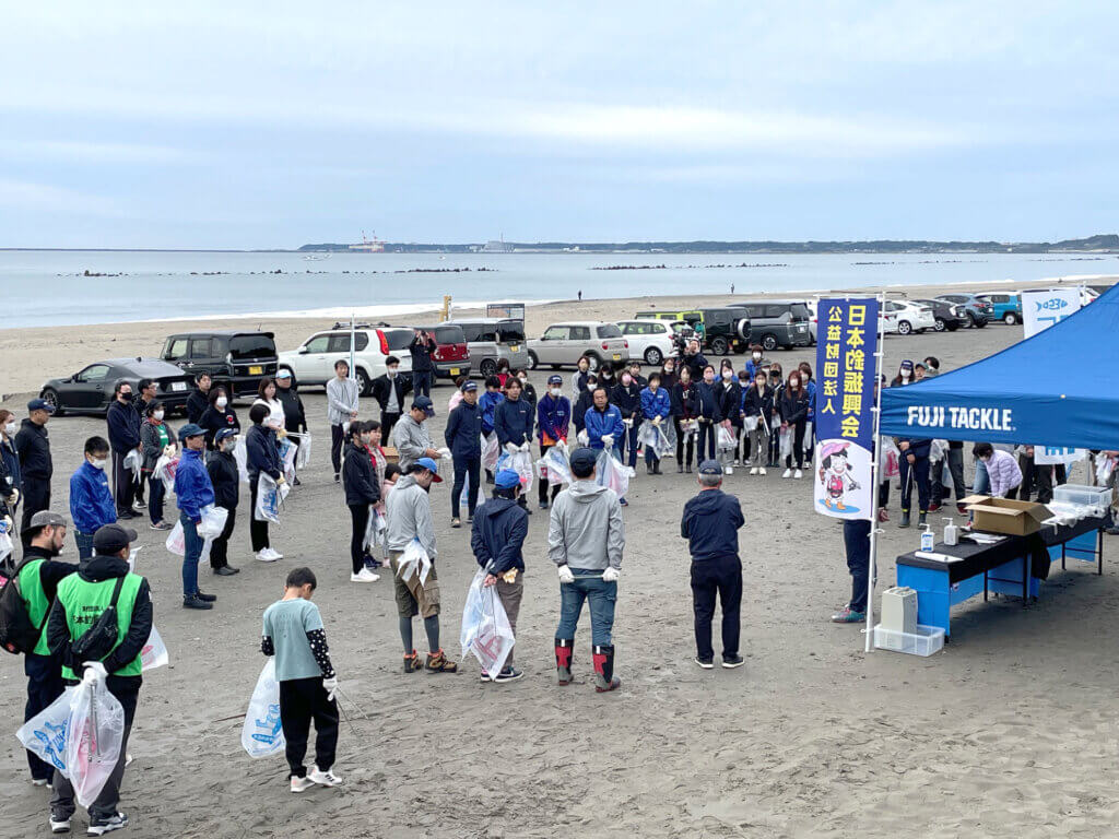 日本釣振興会静岡県支部の水辺感謝の日の開会式の様子