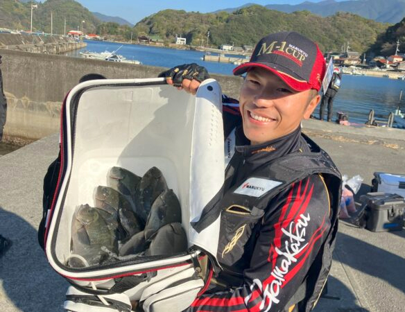 第８回マルキユーM-1CUP全国グレ釣り選手権大会決勝戦で優勝した古賀選手