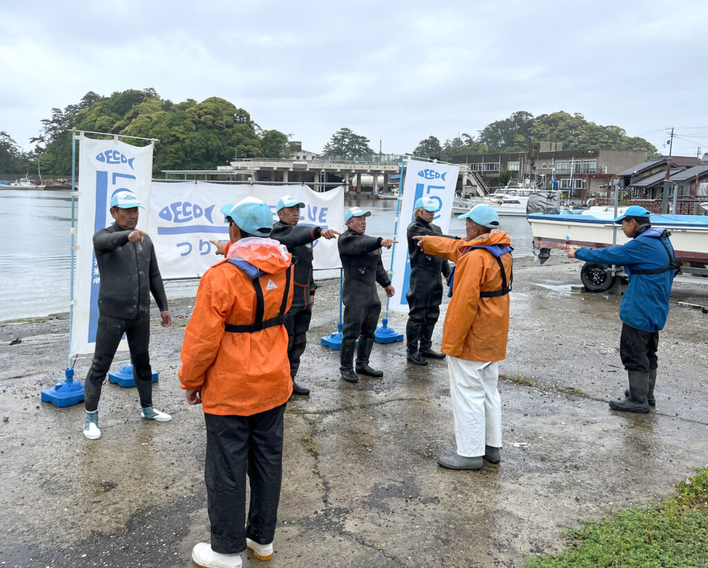 LOVE BLUE事業の福井県での水中清掃の様子