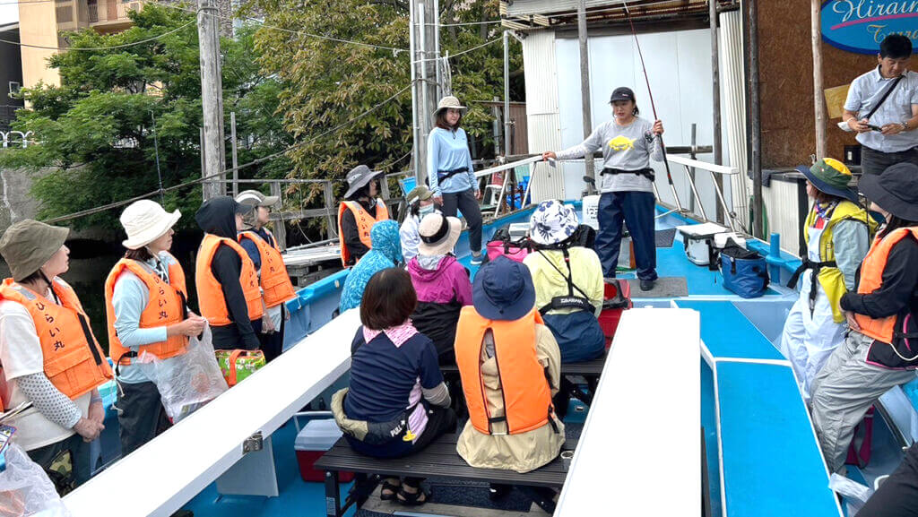 つりジェンヌの「キス天ぷら船交流会」のレクチャーの様子