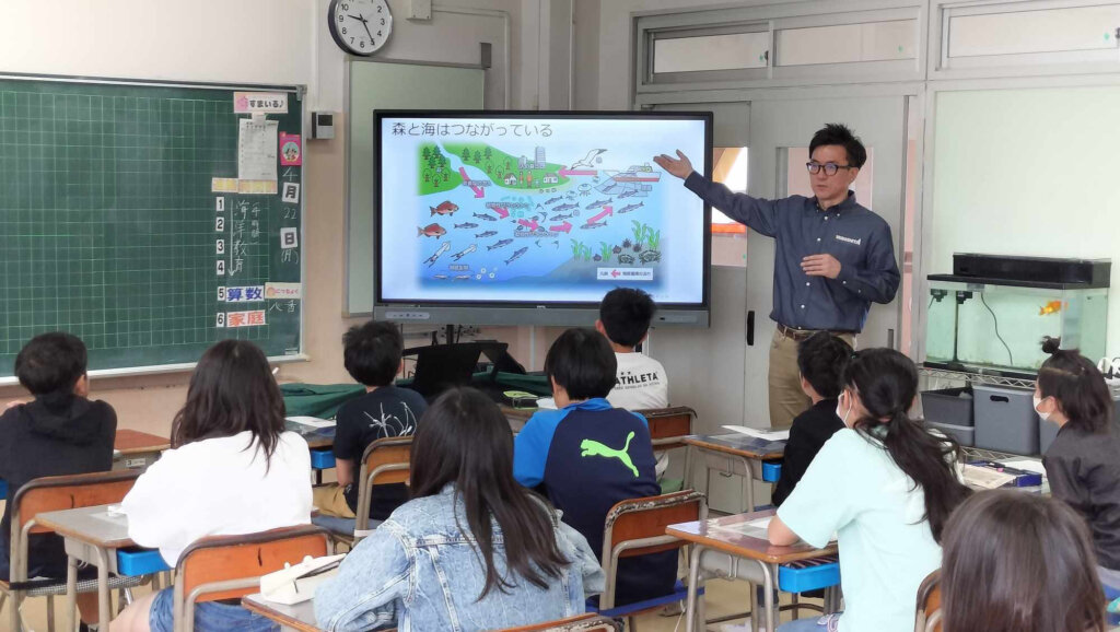 三浦市立名向小学校の座学の様子