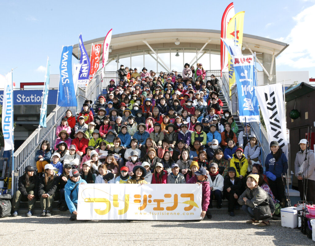 昨年のつりジェンヌカワハギフェスタの関東会場の集合写真