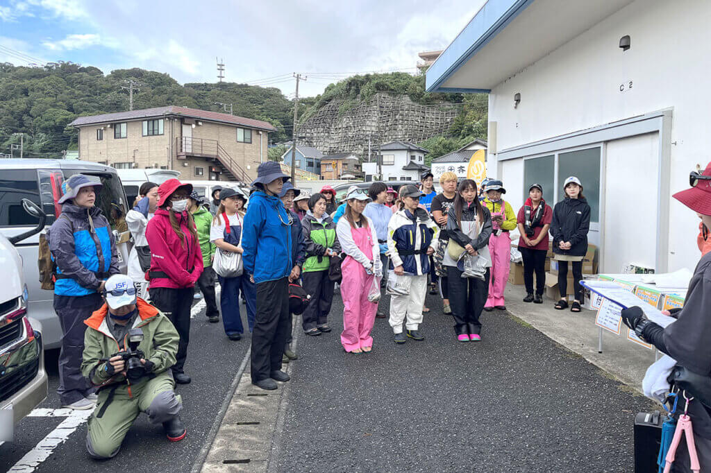 「女性だけのタチウオテンヤ大会in横須賀」の開会式の様子