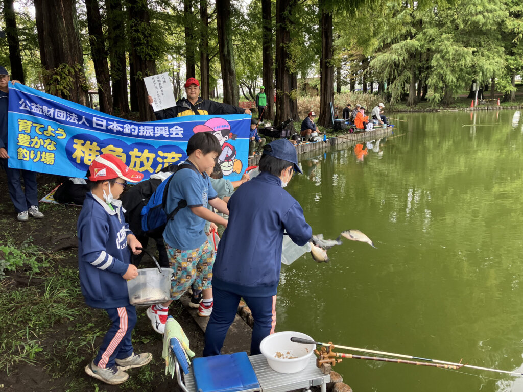 放流の様子