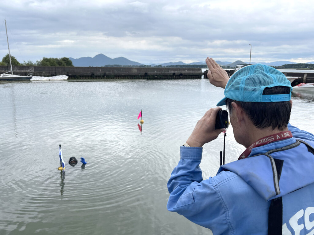 菖蒲漁港の水中清掃の様子